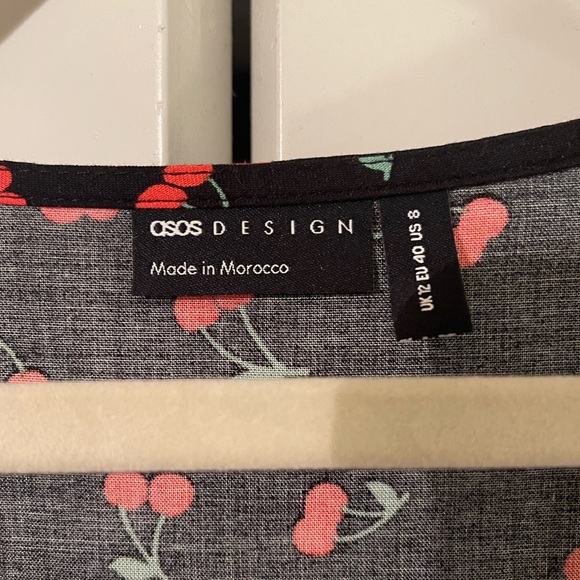 NWOT- ASOS Black Cherry Wrap Dress US Size 8 - Picture 3 of 5